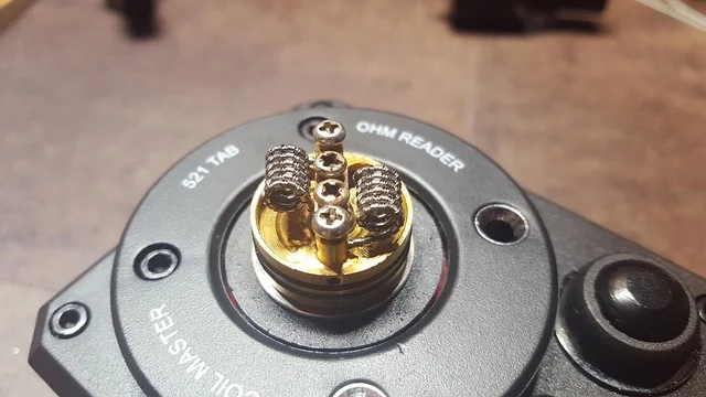Side-by-side comparison of two cherry slush vape devices with user rating stars